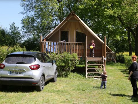 Tente en toile et en bois 4 personnes - (sans sanitaires)