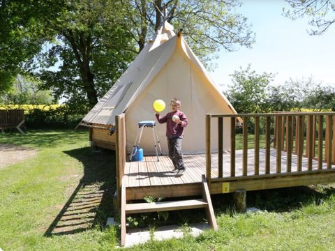 HÉBERGEMENT INSOLITE 4 personnes - (sans sanitaires)