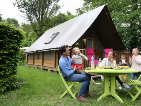 Tente en toile et en bois 6 personnes - Lodge 4 saisons