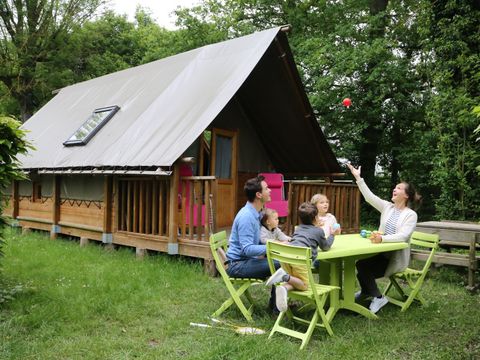 Tente en toile et en bois 6 personnes - Lodge 4 saisons