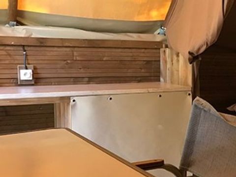 TENTE TOILE ET BOIS 2 personnes - (sans sanitaires)