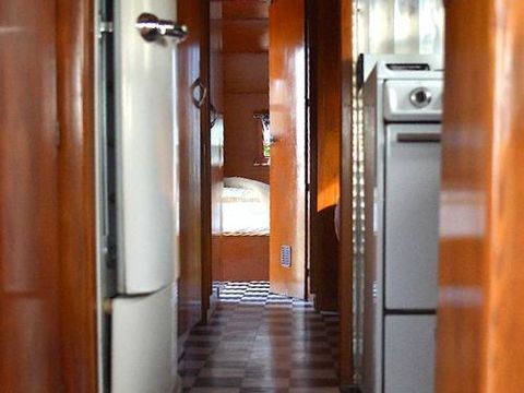 CARAVANE 2 personnes - AMERICAINE petits-déjeuners pour 2 personnes