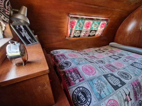 Insolite 2 personnes - AUTHENTIQUE CARAVANE AMERICAINE des années 50
