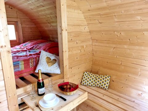 Tente en toile et en bois 2 personnes - Tonneau 2 personnes