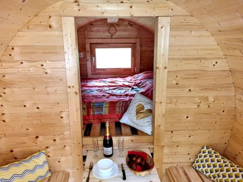 Tente en toile et en bois 2 personnes - Tonneau 2 personnes