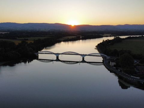 Unique 4 personnes - Roulottes du Val de Saône ( 2 adultes + 2 enfants)