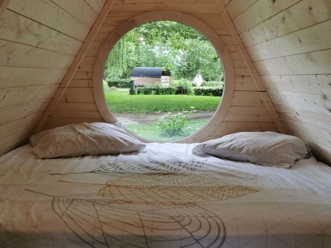 Unique 3 personnes - Cabane en bois avec terrasse (2 adultes + 1 enfant)