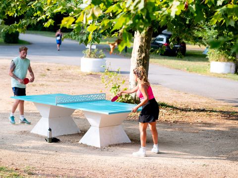 Unique 3 personnes - Cabane en bois avec terrasse (2 adultes + 1 enfant)