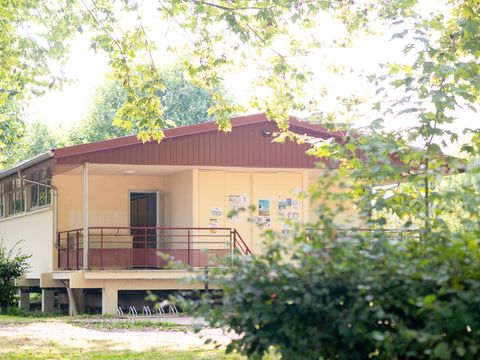 Unique 3 personnes - Cabane en bois avec terrasse (2 adultes + 1 enfant)