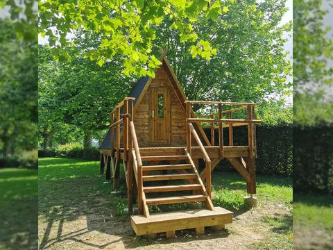 Unique 3 personnes - Cabane en bois avec terrasse (2 adultes + 1 enfant)