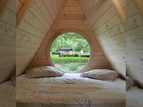 Unique 3 personnes - Cabane en bois avec terrasse (2 adultes + 1 enfant)