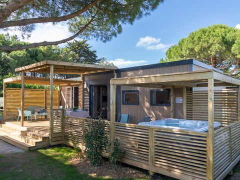 MOBILHOME 6 personnes - EXCLUSIF 3 chambres Jacuzzi avec suite parentale