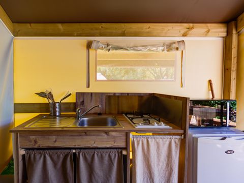 Tente en toile et en bois 4 personnes - Ecolodge Toile & Bois 30m² (2 chambres - 4 personnes) dont terrasse couverte 8m² - Sans sanitaires