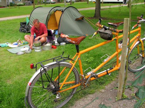 Emplacement - Forfait randonneur/cycliste arrivant à pied ou à vélo avec tente