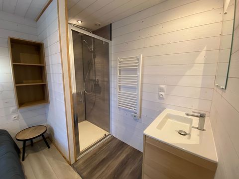 CHALET 7 personnes - PREMIUM 50m² (3 chambres) + terrasse + TV + LV + Plancha + Climatisation