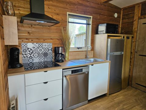 MOBILHOME 6 personnes - Premium 56 m² (3 chambres) dont terrasse semi-couverte fermée + Clim + TV + LV + Plancha