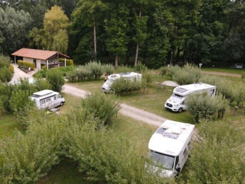 Emplacement - CAMPING