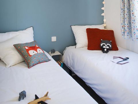 MOBILHOME 4 personnes - Mobil-home Confort 26m² 2 chambres + TV 4 pers