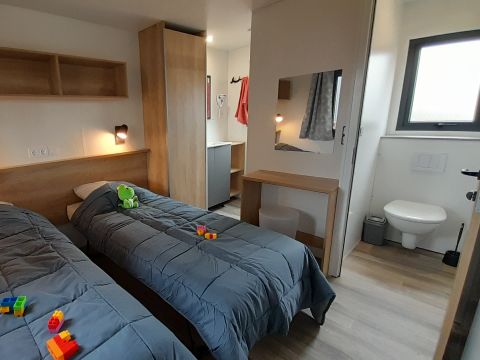 MOBILHOME 4 personnes - Premium 2 chambres 32m² - 2 salles de bain + TV