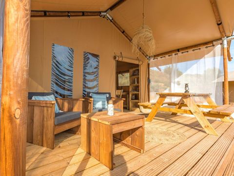 HÉBERGEMENT INSOLITE 2 personnes - Wood lodge - 28M2 - 1 chambre + 1 salle de bain 2 pers