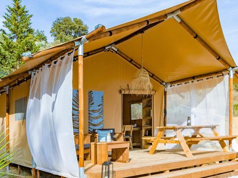 HÉBERGEMENT INSOLITE 2 personnes - Wood lodge - 20m² - 1 chambre + 1 salle de bain