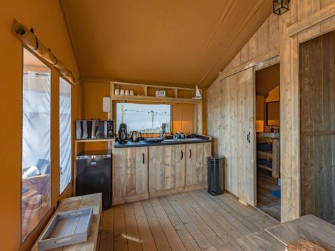 HÉBERGEMENT INSOLITE 2 personnes - Wood lodge - 20m² - 1 chambre + 1 salle de bain
