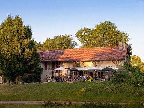 Camping Aux Rives du Soleil - Camping Ain