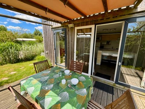 Mobilhome 4 personnes - Cottage Premium 28m² (2 chambres) + terrasse couverte + LV + TV + Draps + serviettes