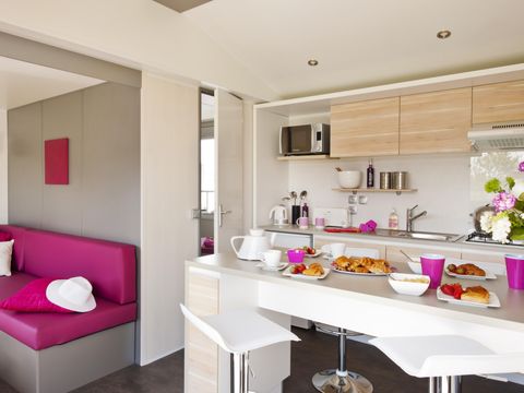 MOBILHOME 4 personnes - Cottage Premium 28m² (2 chambres) + terrasse couverte + LV + TV + Draps + serviettes