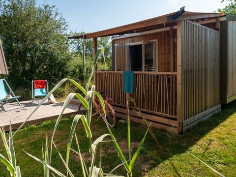 Mobilhome 2 personnes - Cottage Premium 18m² (1 chambre) + terrasse couverte + LV + TV + Draps + serviettes