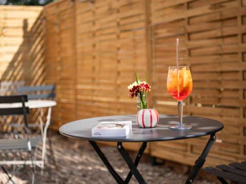 Flower Camping Le Val Vert en Berry - Camping Indre