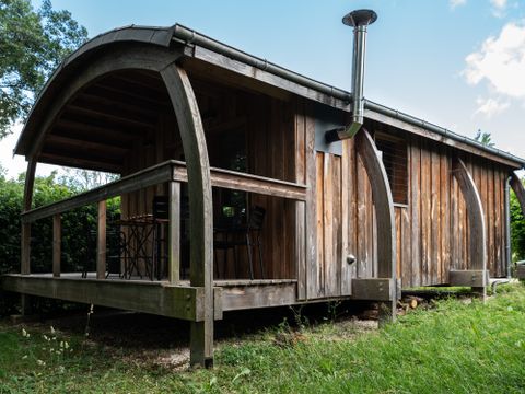 Chalet 2 personnes - Eco-cabane en bois, avec sanitaires (possible de venir à 4 personnes avec supplément au camping)