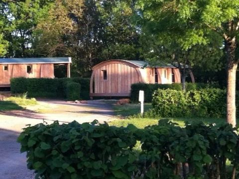 Flower Camping Le Val Vert en Berry - Camping Indre - Image N°7