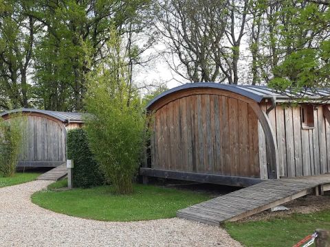 Flower Camping Le Val Vert en Berry - Camping Indre - Image N°16