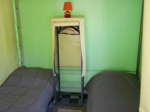TENTE 4 personnes - EOLE ECO sans sanitaires