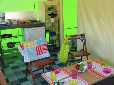 TENTE 4 personnes - EOLE ECO sans sanitaires
