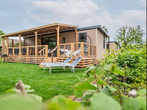 MOBILHOME 8 personnes - Mobil-home | Ultimate | 3 Ch. | 6/8 Pers. | Terrasse Lounge | Outdoor kitchen | 2 SDB | Clim. | TV