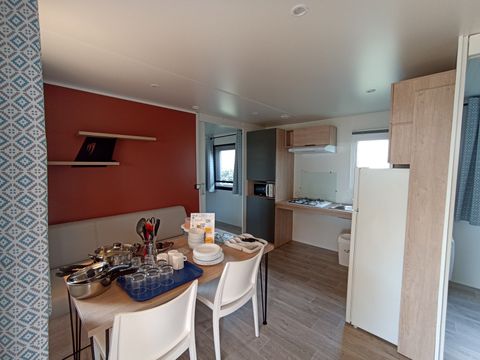Mobilhome 5 personnes - Hélios - PMR - 2 chambres - 32m² avec terrasse semi-couverte