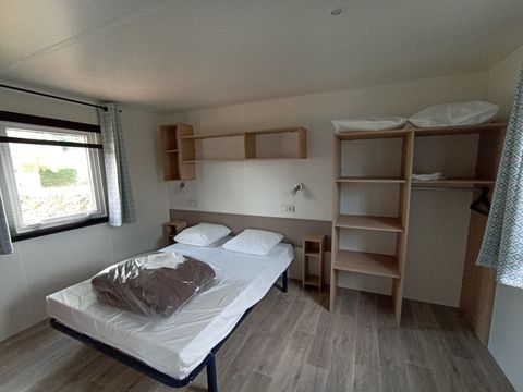 Mobilhome 5 personnes - Hélios - PMR - 2 chambres - 32m² avec terrasse semi-couverte
