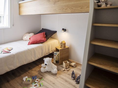 MOBILHOME 8 personnes - Mobil-home 32m² (3 chambres) + grande terrasse semi-couverte de 18m²