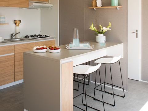 MOBILHOME 6 personnes - Mobil-home 28m² (2 chambres) + grande terrasse semi-couverte de 15m2