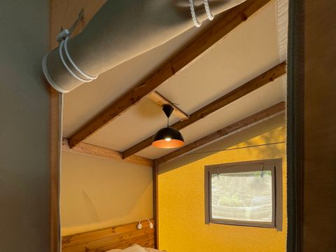 HÉBERGEMENT INSOLITE 4 personnes - ECOLODGE avec sanitaires