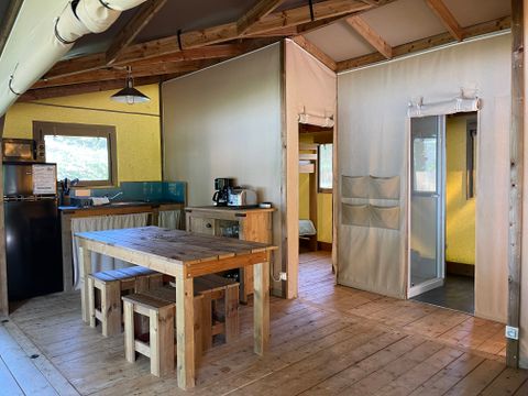 HÉBERGEMENT INSOLITE 4 personnes - ECOLODGE avec sanitaires