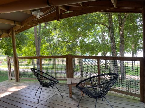 HÉBERGEMENT INSOLITE 4 personnes - ECOLODGE avec sanitaires