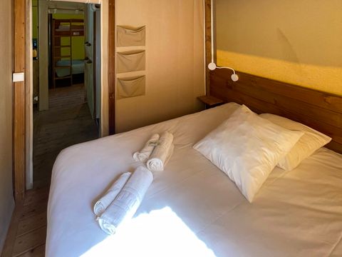 HÉBERGEMENT INSOLITE 4 personnes - ECOLODGE avec sanitaires