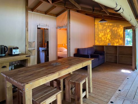 HÉBERGEMENT INSOLITE 4 personnes - ECOLODGE avec sanitaires