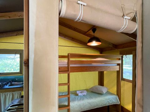 HÉBERGEMENT INSOLITE 4 personnes - ECOLODGE avec sanitaires