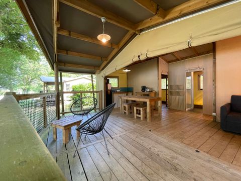 HÉBERGEMENT INSOLITE 4 personnes - ECOLODGE avec sanitaires