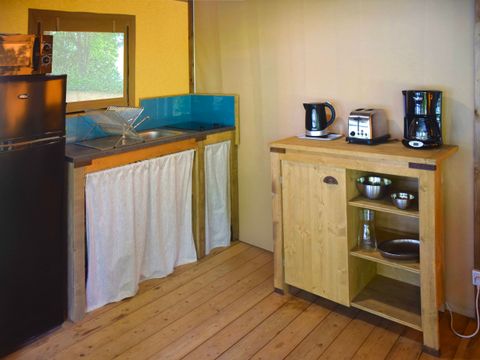 HÉBERGEMENT INSOLITE 4 personnes - ECOLODGE avec sanitaires