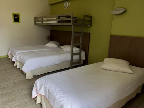 CHAMBRE 4 personnes - Chambre quadruple